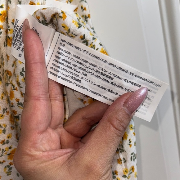 NWT Hollister- Ultra High Waist Yellow Ditsy Floral Mini Skirt Size Large - Picture 8 of 9